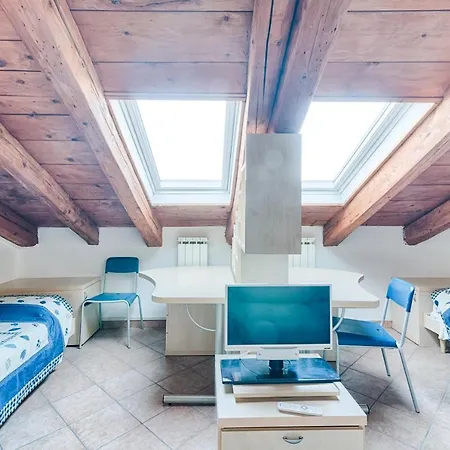 Loft Apartment *