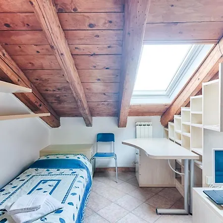 Loft Apartment *