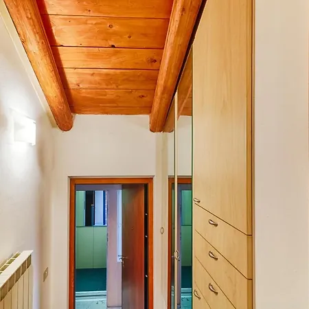 Guesthost - Loft * ترييستي